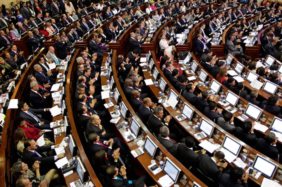 Elección del nuevo magistrado del CNE desató disputa en el Congreso