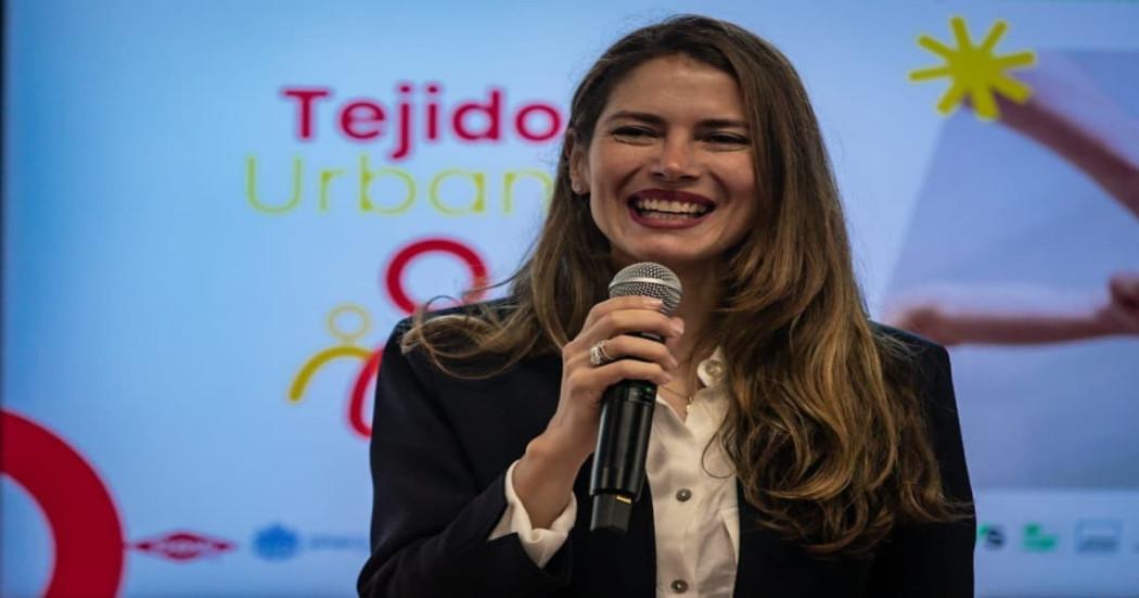 Carolina Deik, primera dama del Distrito, en colaboración con el Jardín Botánico de Bogotá, ha inaugurado la primera huerta urbana de su ambicioso proyecto “Tejidos Urbanos”