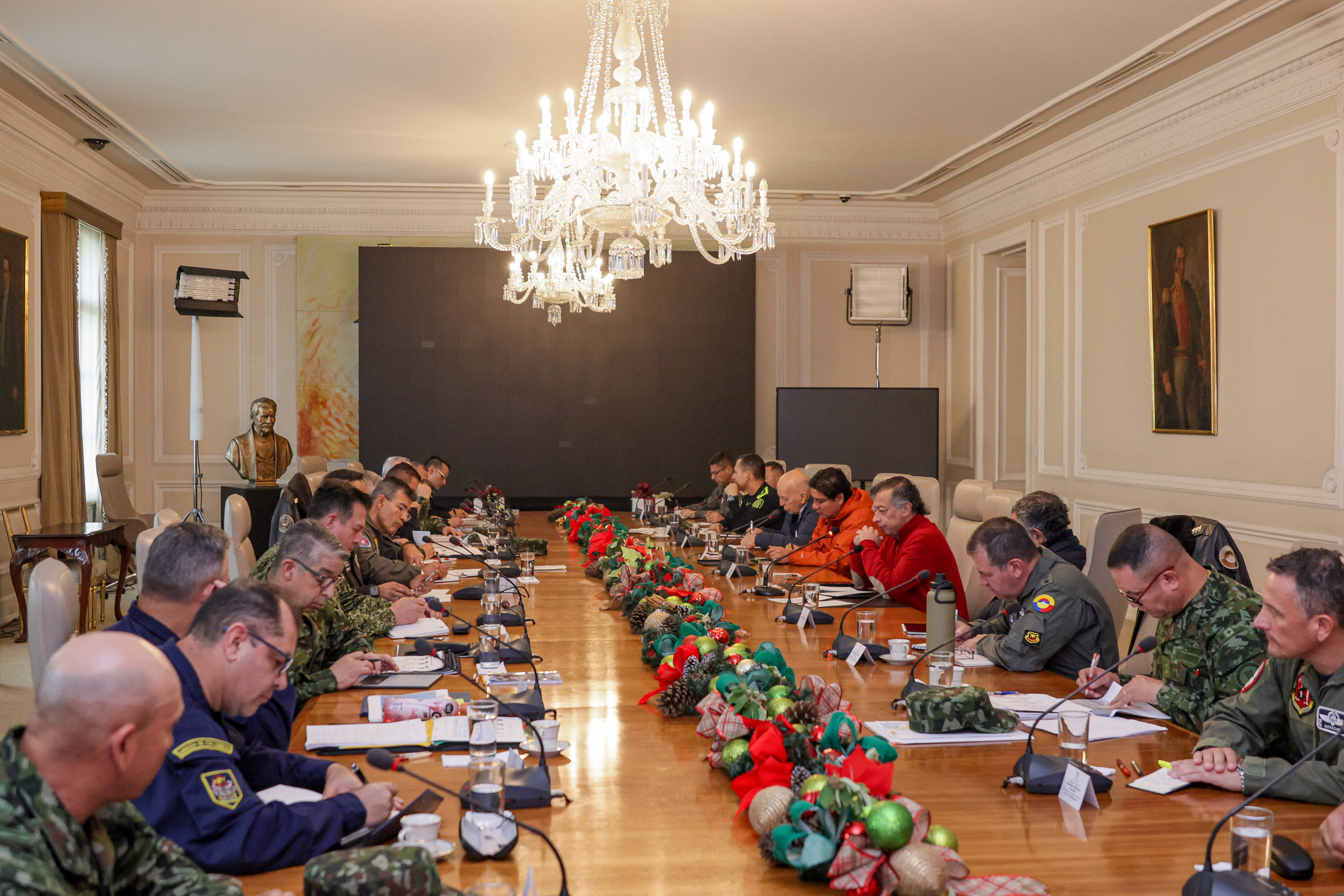 Presidente citó a ministros y cúpula militar a consejo de seguridad tras ola de violencia