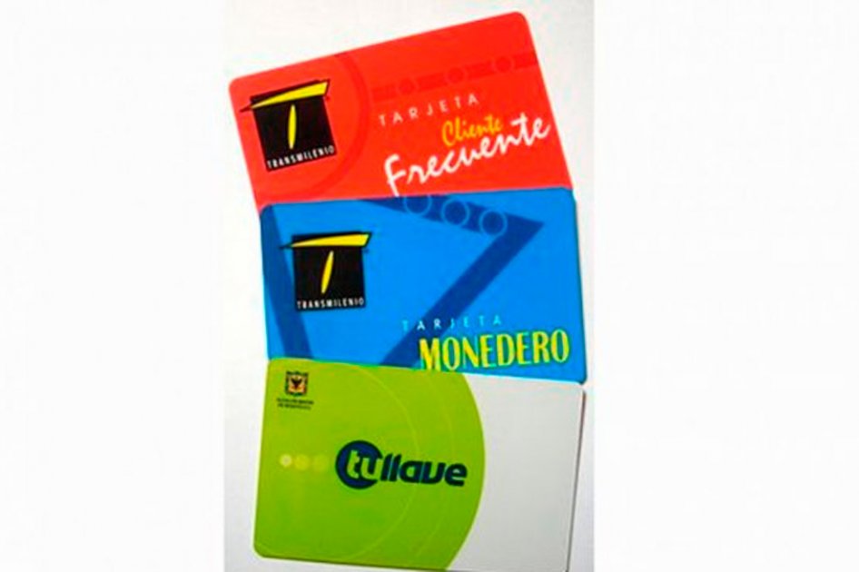Piden investigar a responsable de doble tarjeta de Transmilenio