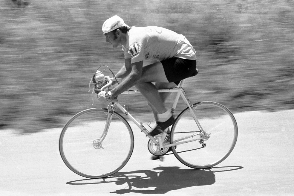 Hay un dato que nos permite establecer que a finales de los años 60 el nivel alcanzado por los pedalistas colombianos ya era bastante alto y que nunca fue importante para los que han escrito de ciclismo. En 1.967 Alvaro Pachón fue el campeón de la Vuelta de la Juventud Mexicana. ¿Saben quién fue el subcampeón? Joop Zoetemelk, quien llegaría a ser campeón de la Vuelta a España de 1.979 y campeón del Tour de Francia de 1.980 y así mismo subcampeón en seis ocasiones. Entonces la escuadra nacional enfrentó a equipos aficionados europeos de la Unión Soviética, Hungría, Alemania, Holanda, Italia y Polonia.