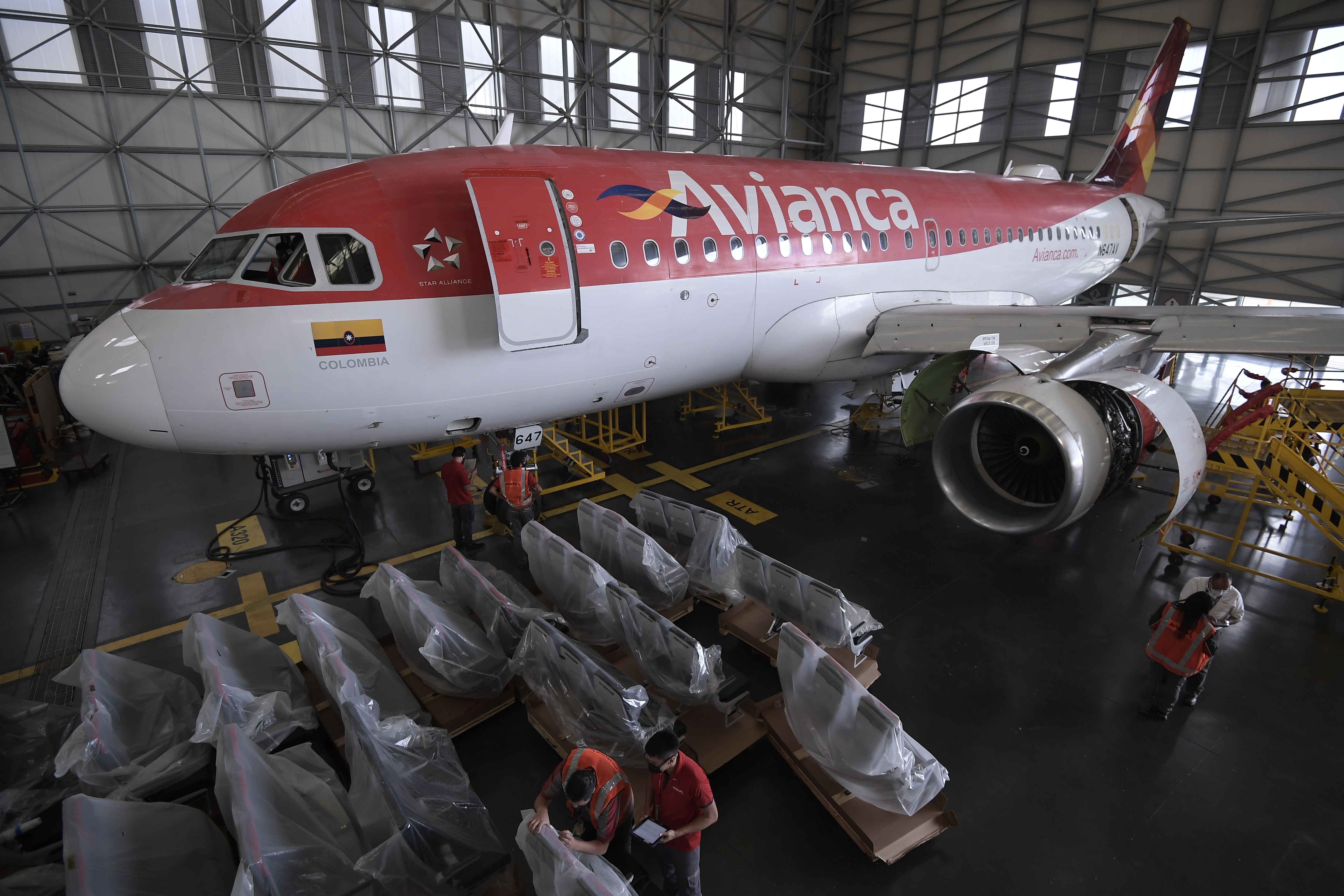 Lo que se sabe de cuerpos hallados en avión que llegó al Dorado procedente de Chile