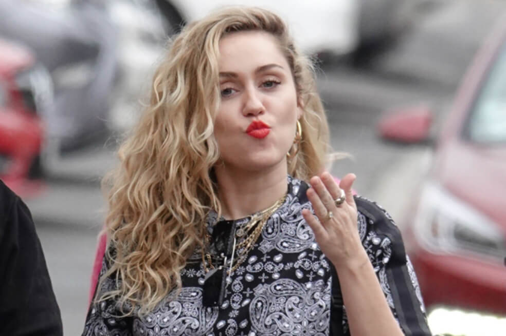 ¡Miley Cyrus tiene nuevo novio! Estas fotos lo comprueban