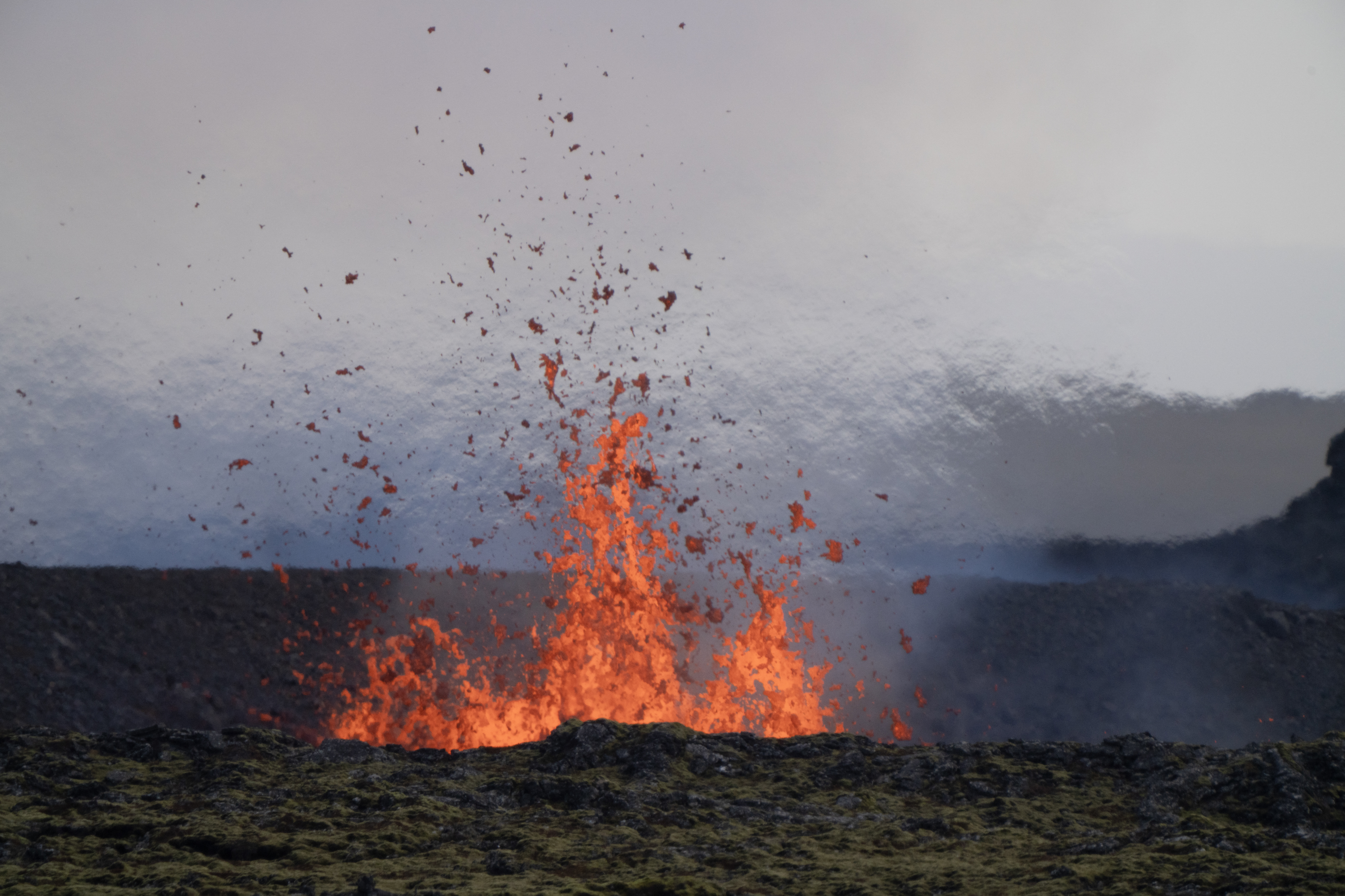 La erupción de un volcán en Islandia obliga a evacuar a un pueblo pesquero