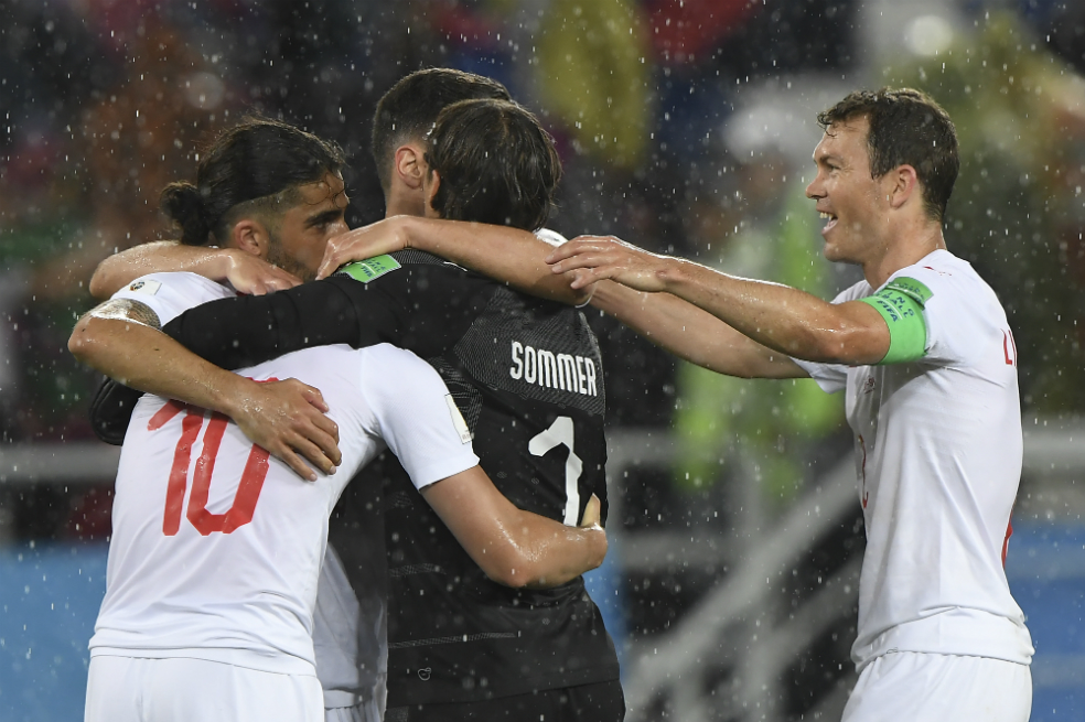 Con un gol agónico Suiza le ganó 2-1 a Serbia