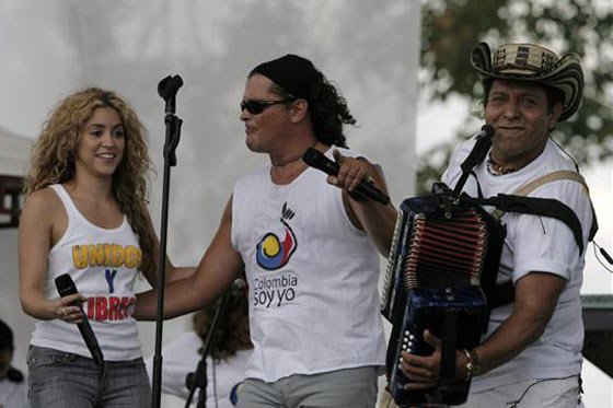 Carlos Vives y Shakira, juntos en «La bicicleta»