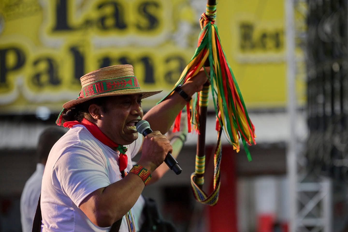 Alfredo Acosta Zapata: líder de la guardia indígena es el nuevo ministro de la Igualdad