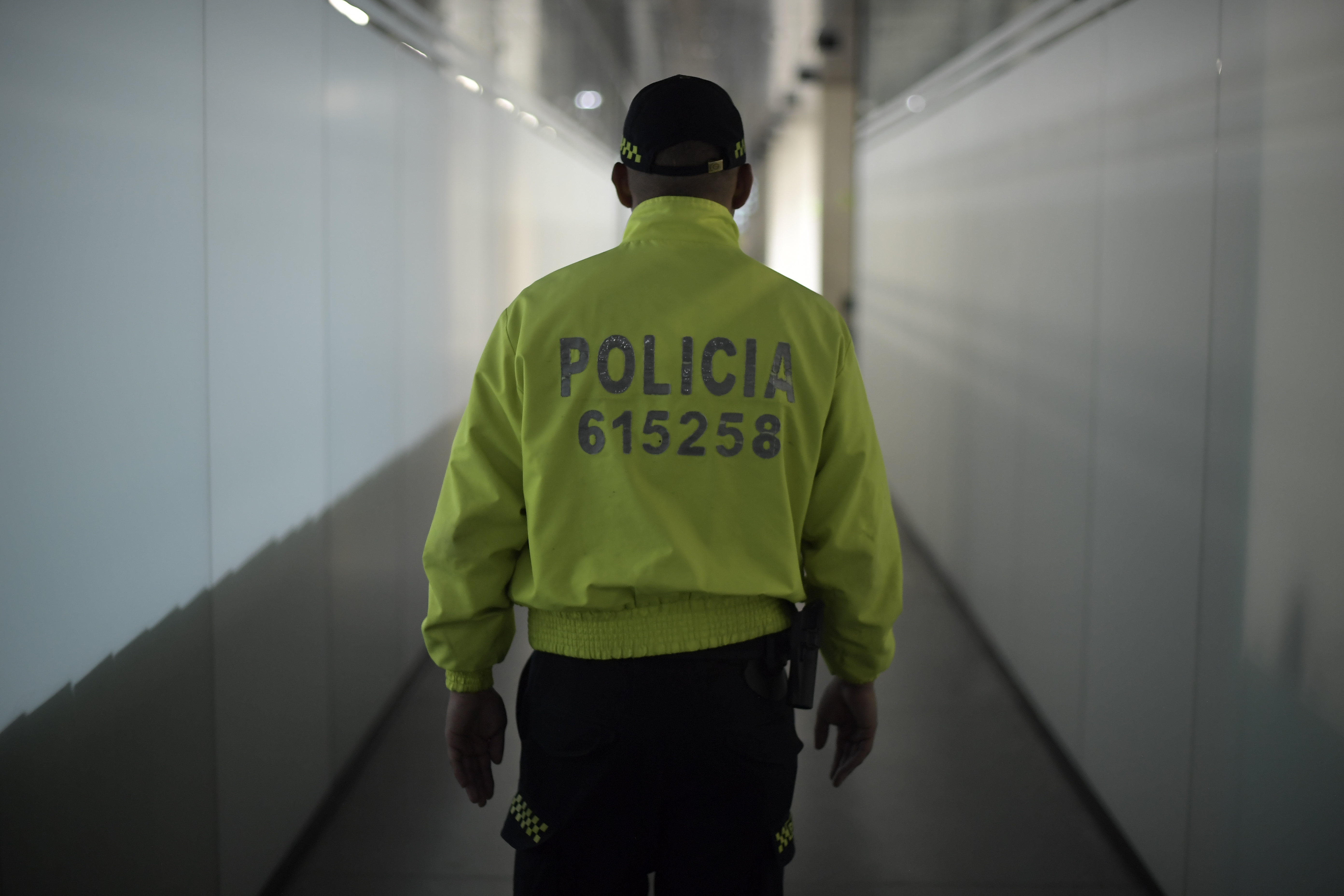 Investigadores del Grupo de Estupefacientes de la Policía de Bogotá y la Sijin, sobre las operaciones encubiertas que lideraron y permitieron desmantelar dos peligrosas bandas criminales.