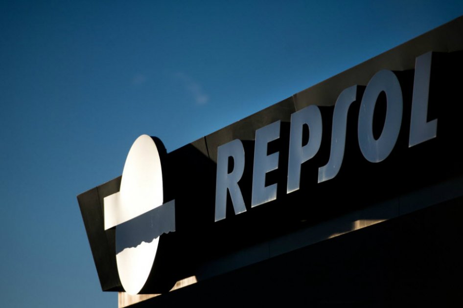 Repsol perderá 1.200 millones de euros en 2015 por caída del crudo