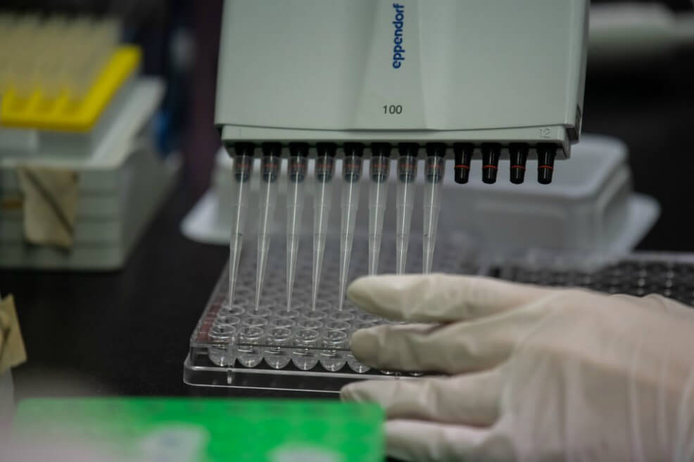 Realizan en EEUU primera prueba con humanos de vacuna contra coronavirus