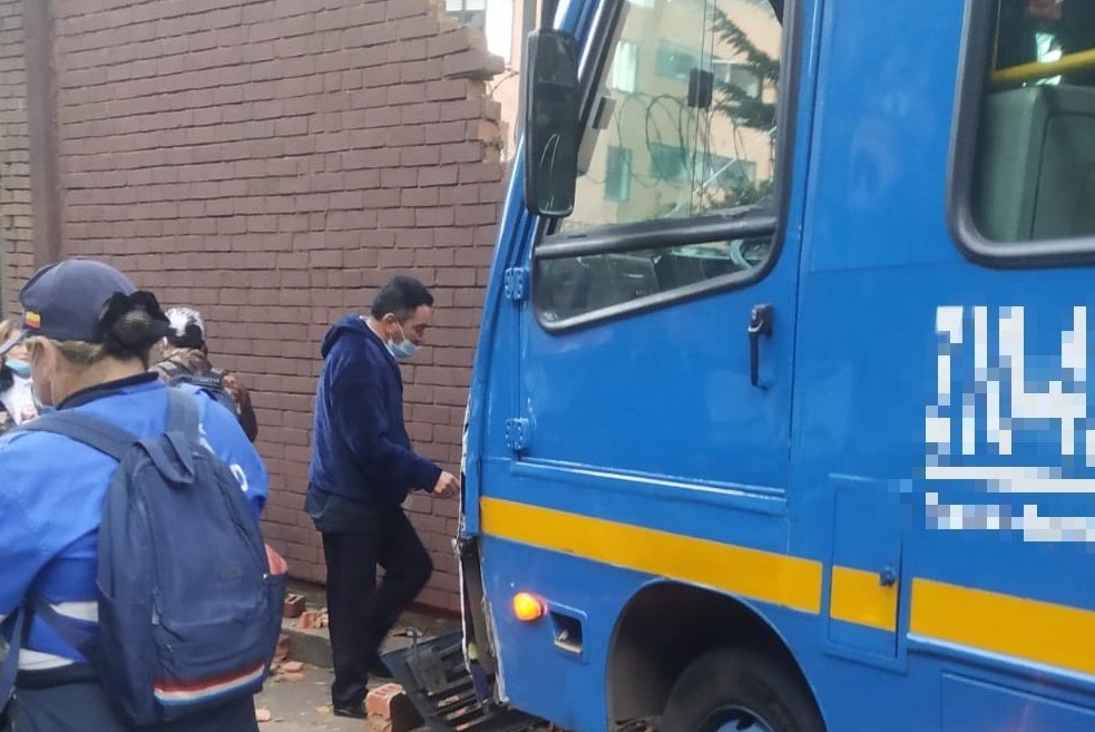 Accidente en vía a La Calera dejó 10 personas lesionadas