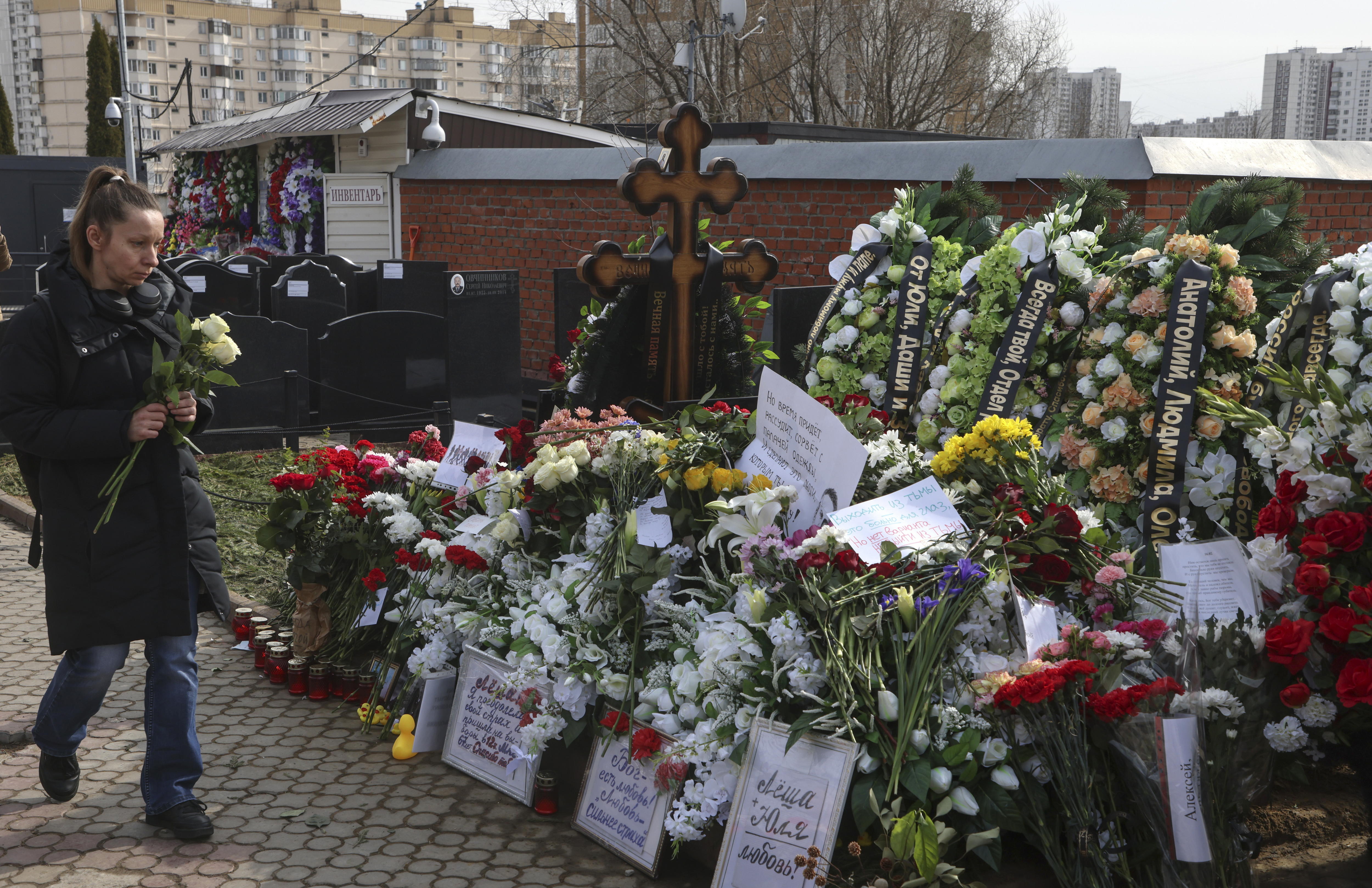 El sacerdote ruso que presidió una conmemoración para Navalni fue castigado