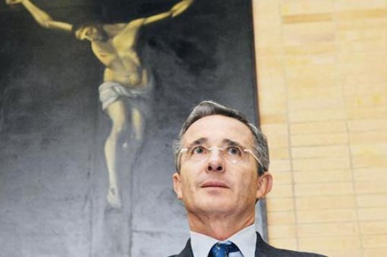 Santismo responde a Uribe que eliminar la reelección no fue una «venganza política»