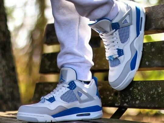 Aunque aún no se han anunciado la mayoría de ediciones limitadas, Camprubi pone el foco sobre la Air Jordan 4 Military Blue