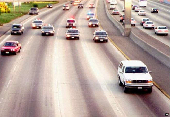 Mujer desnuda roba patrulla de Policía y protagoniza larga persecución en Arizona, EE. UU.