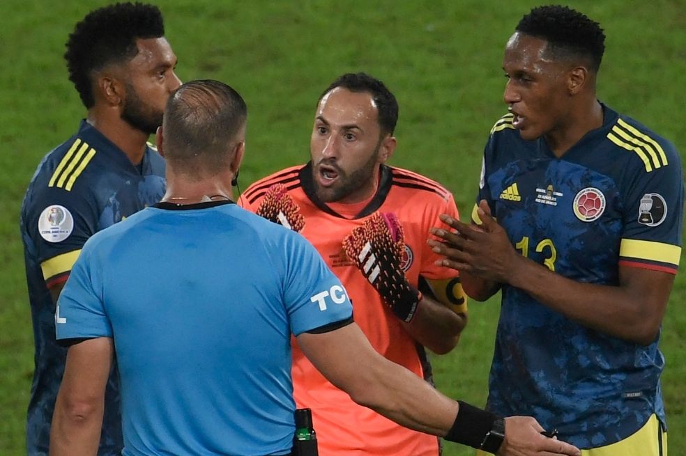 Video: Esto le dijo el VAR a Pitana en el polémico gol de Brasil a Colombia