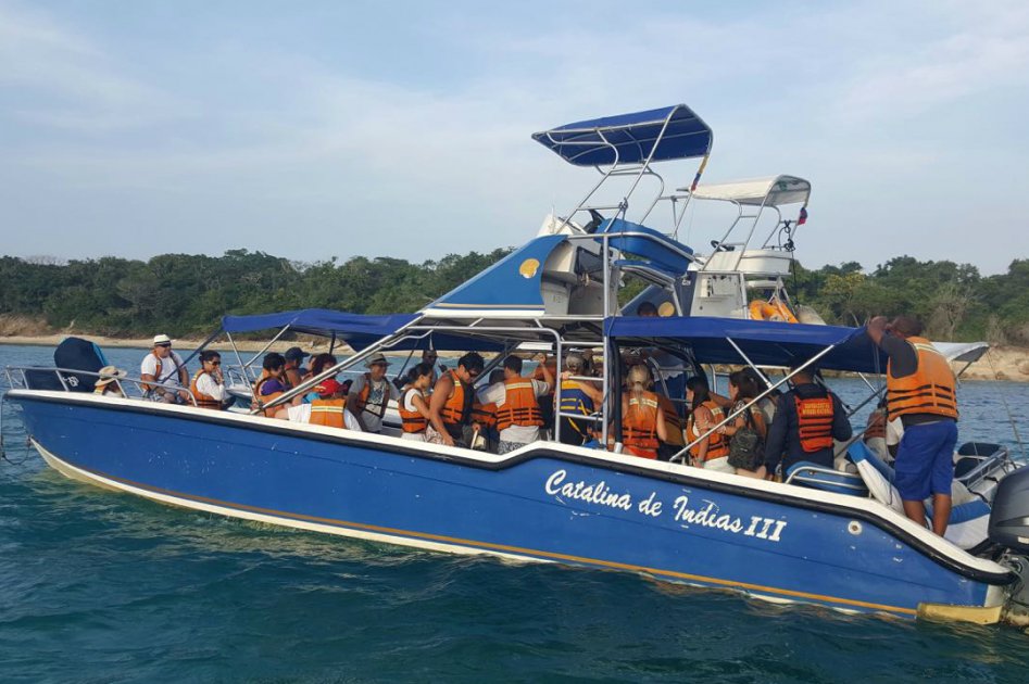 Armada rescató 40 turistas varados cerca de Isla Barú