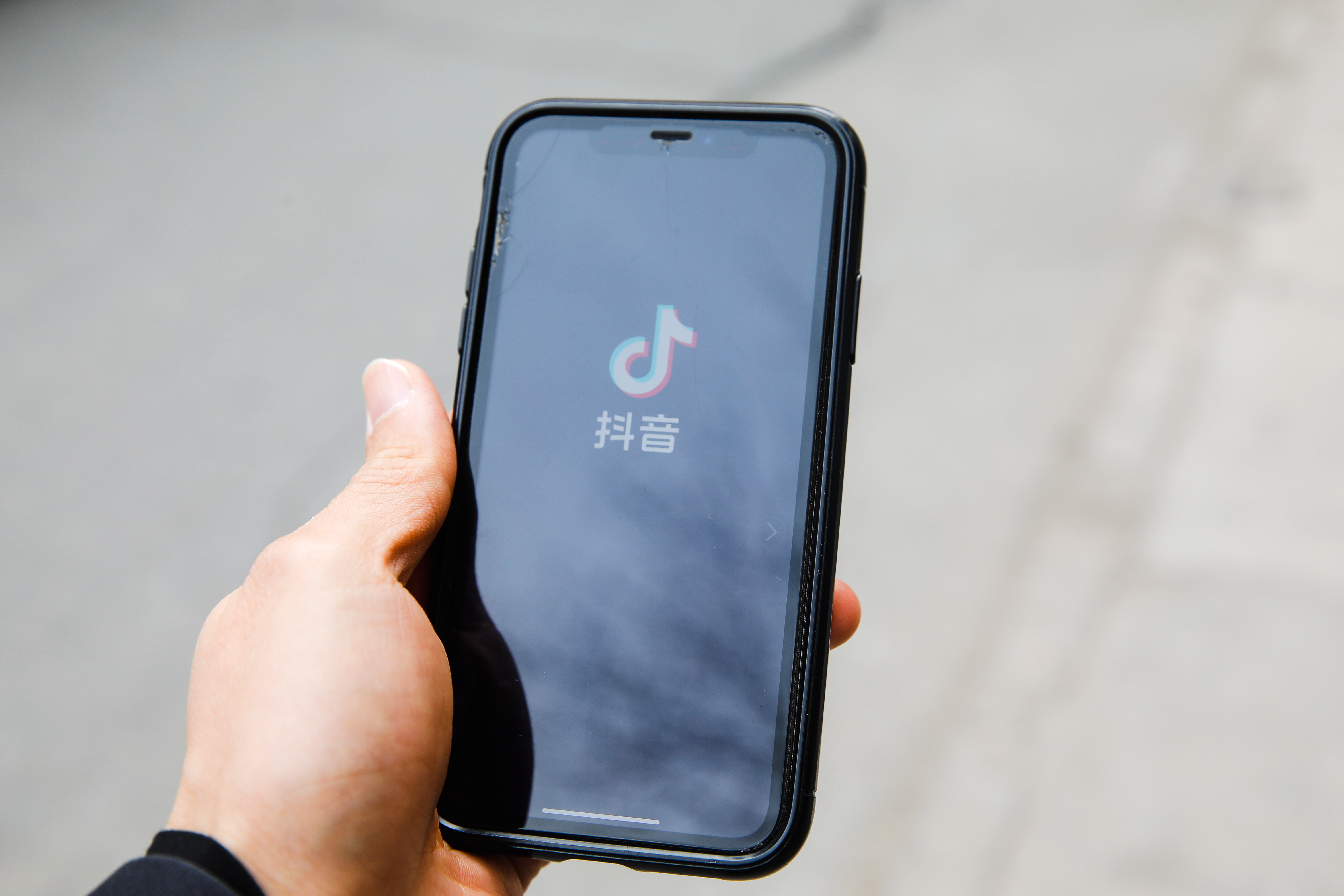 Así es como TikTok comparte los datos de los usuarios
