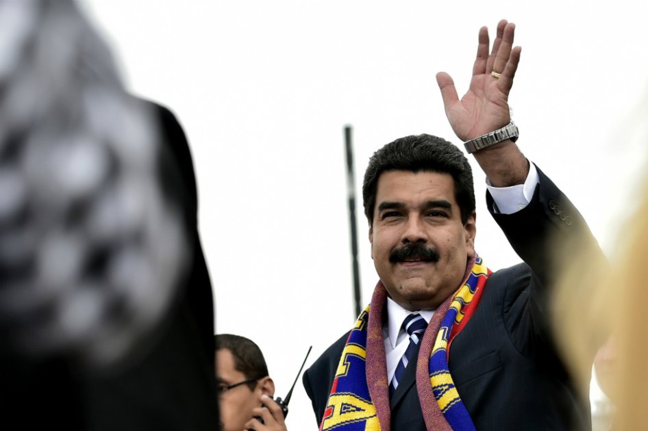 Venezuela adelanta media hora su reloj por severa crisis eléctrica