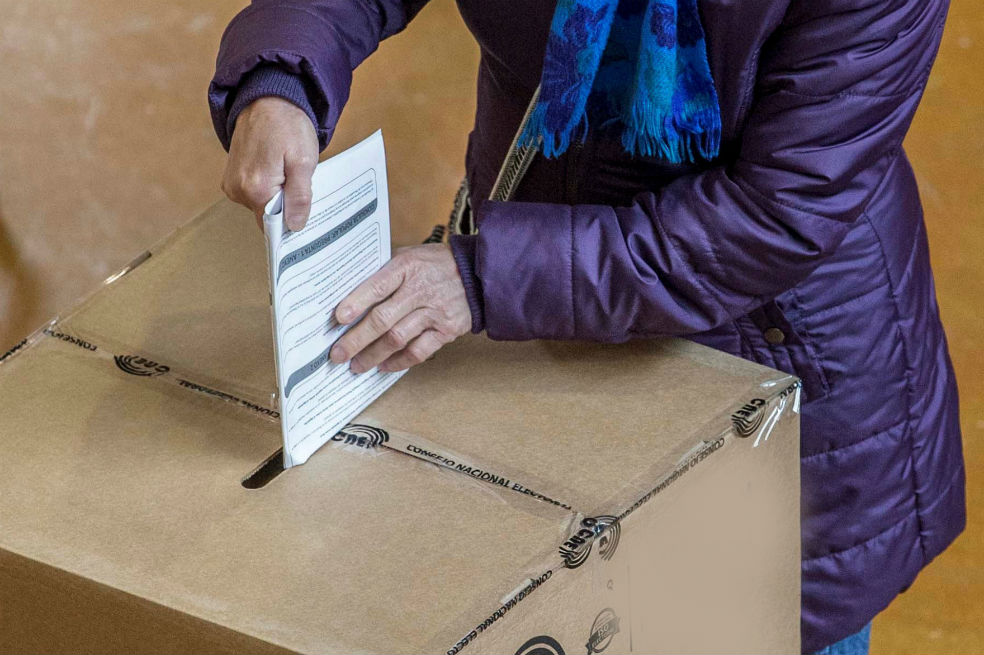 Instituto electoral de México firma acuerdo con Facebook para elecciones