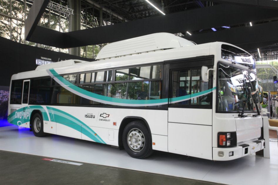 La suspensión del Erga CNG le permite estar a 30 cm del suelo al detenerse.