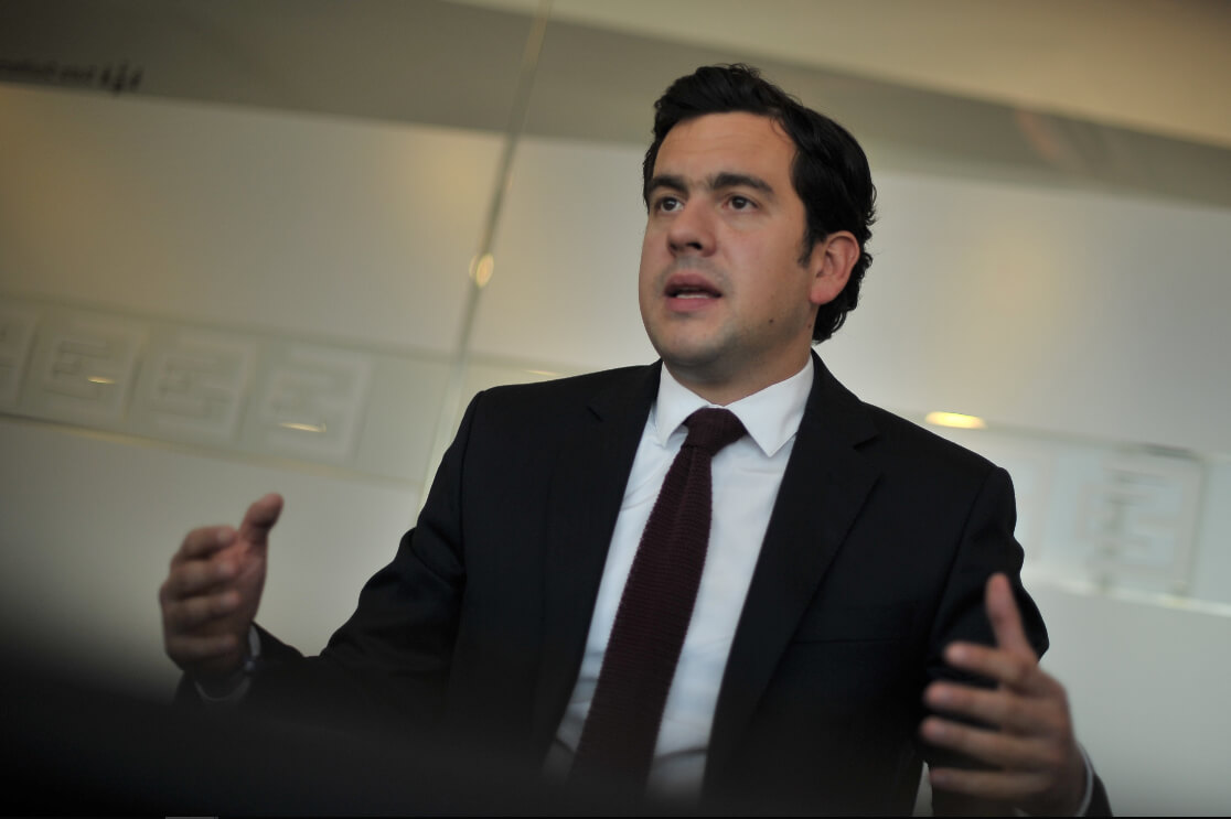 No tenemos alternativa distinta que fabricar respiradores artificiales: Rodrigo Lara