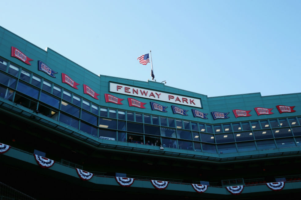 En Fenway Park se jugarán los dos primeros partidos de la Serie Mundial entre Medias Rojas y Dodgers.  / AFP