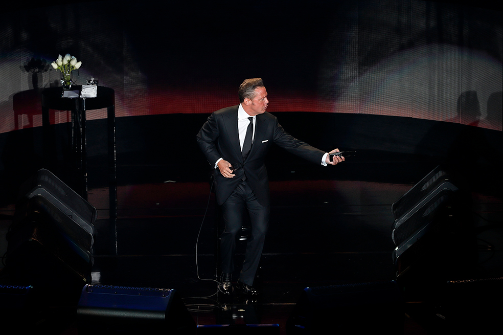 Luis Miguel se reconcilia con sus fans y vuelve a los escenarios
