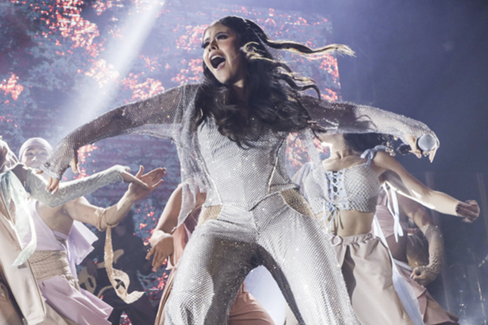 La ganadora del GRAMMY Latino Juliana Velásquez deslumbró en concierto