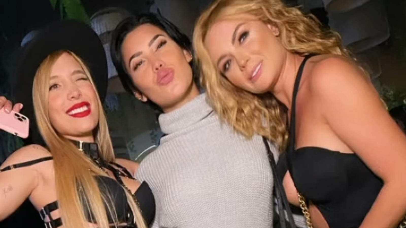 Luisa Fernanda W, Ana del Castillo y Sara Uribe