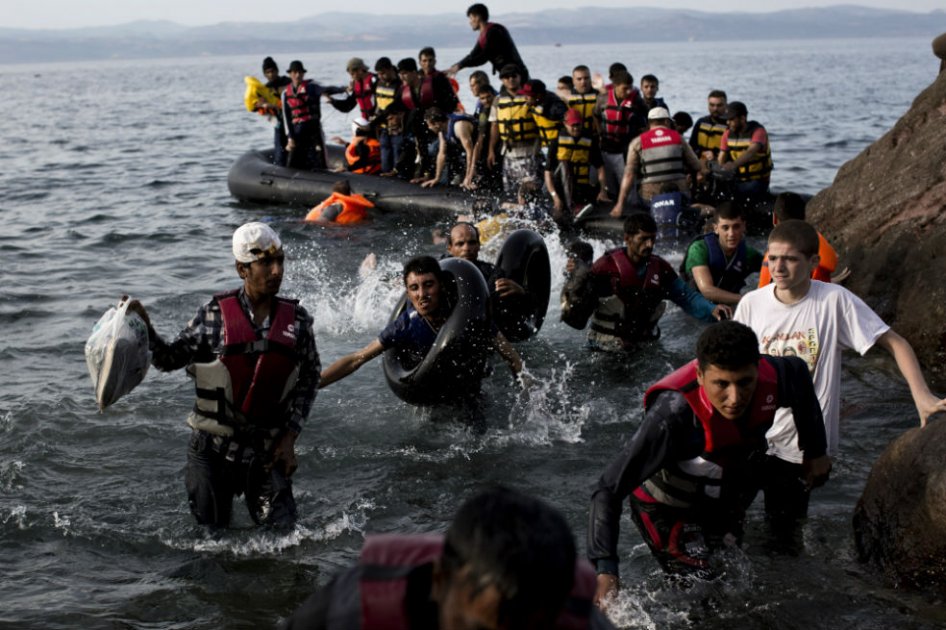Fernández critica a países que expulsan a inmigrantes y «dejan morir niños»