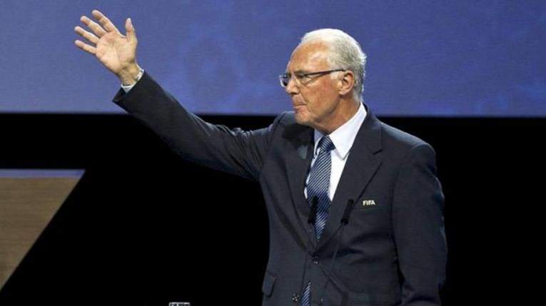 Beckenbauer, multado y advertido por Comité de Ética de Fifa