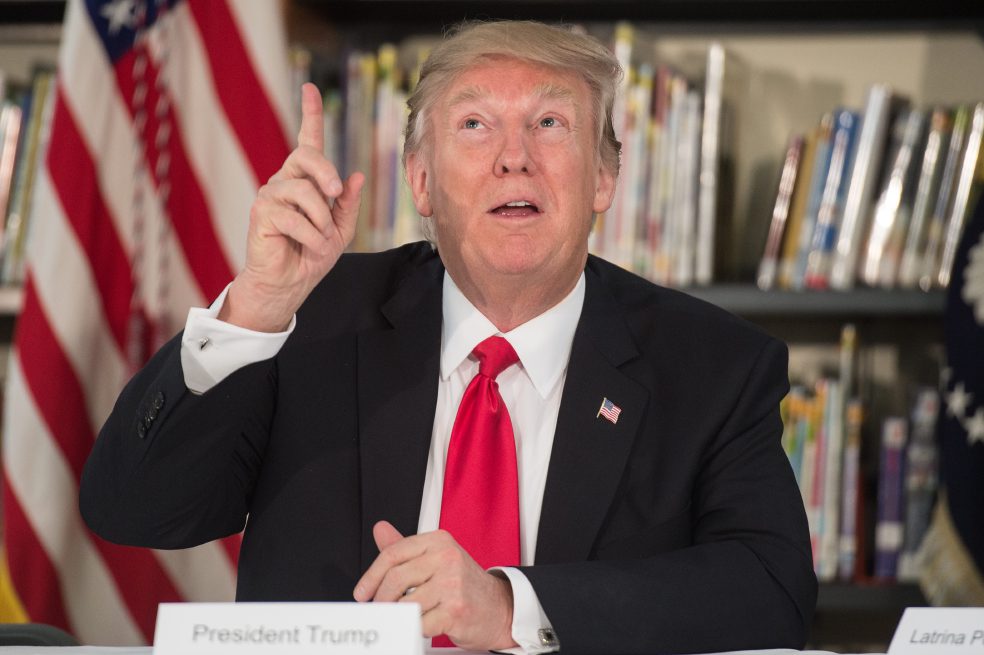 Trump donará su salario presidencial a organizaciones caritativas