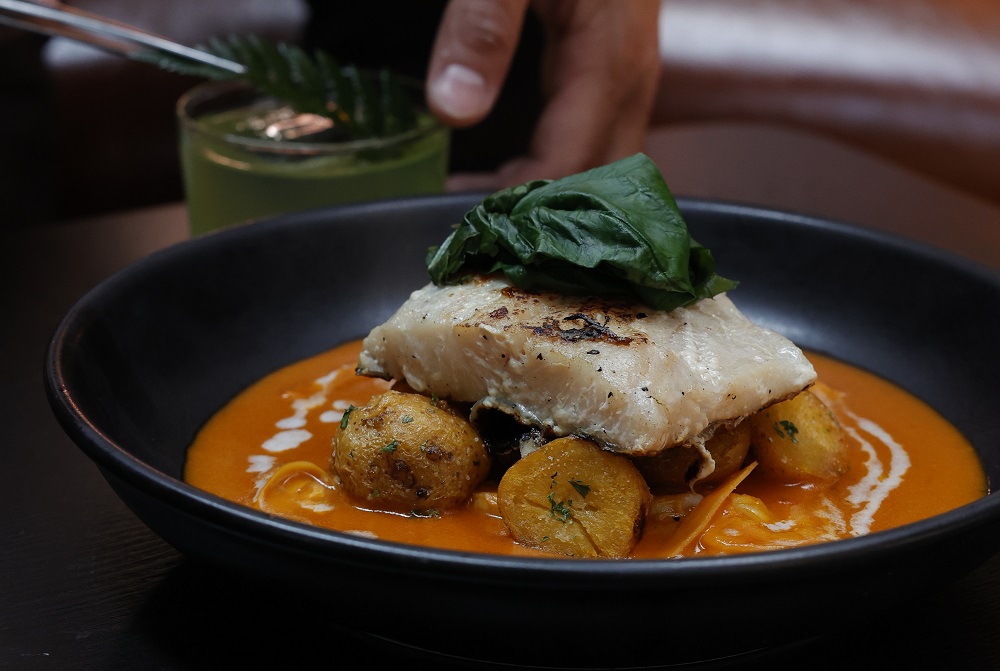 ¿Cómo preparar un pescado encocado para una ocasión especial?