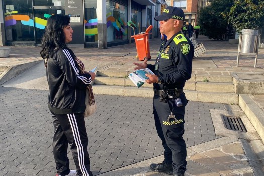 ¡No dé papaya en los cajeros!, policía lanza campaña para prevenir hurtos de prima de mitad de año
