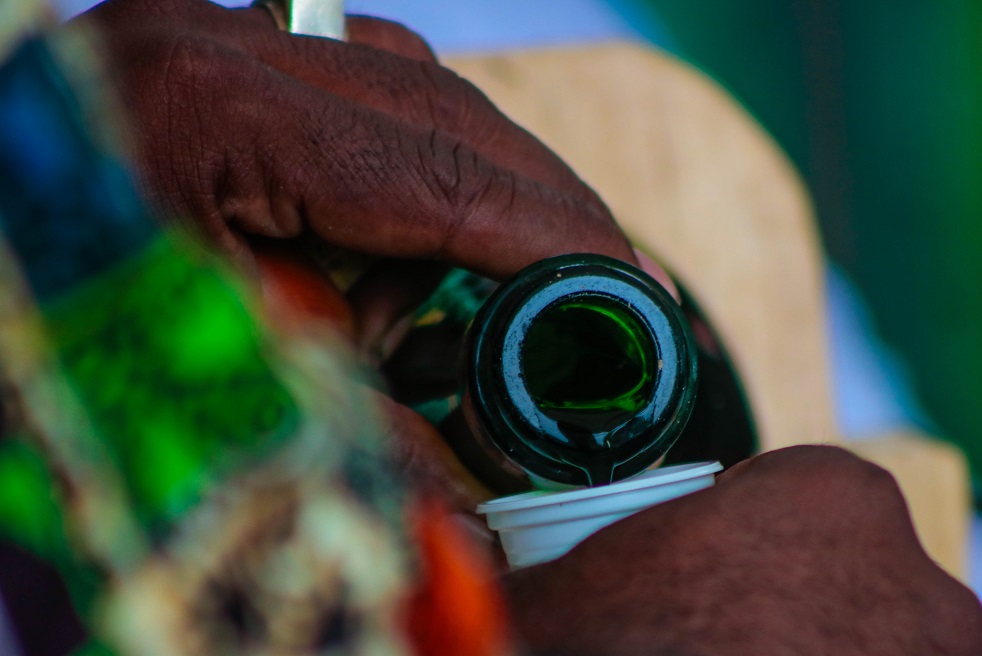 ¿Ha tomado viche? Esta marca busca conservar esta tradición del Pacífico colombiano