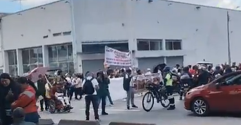 “No hay opciones”, vendedores informales protestan contra nuevo decreto de la Alcaldía