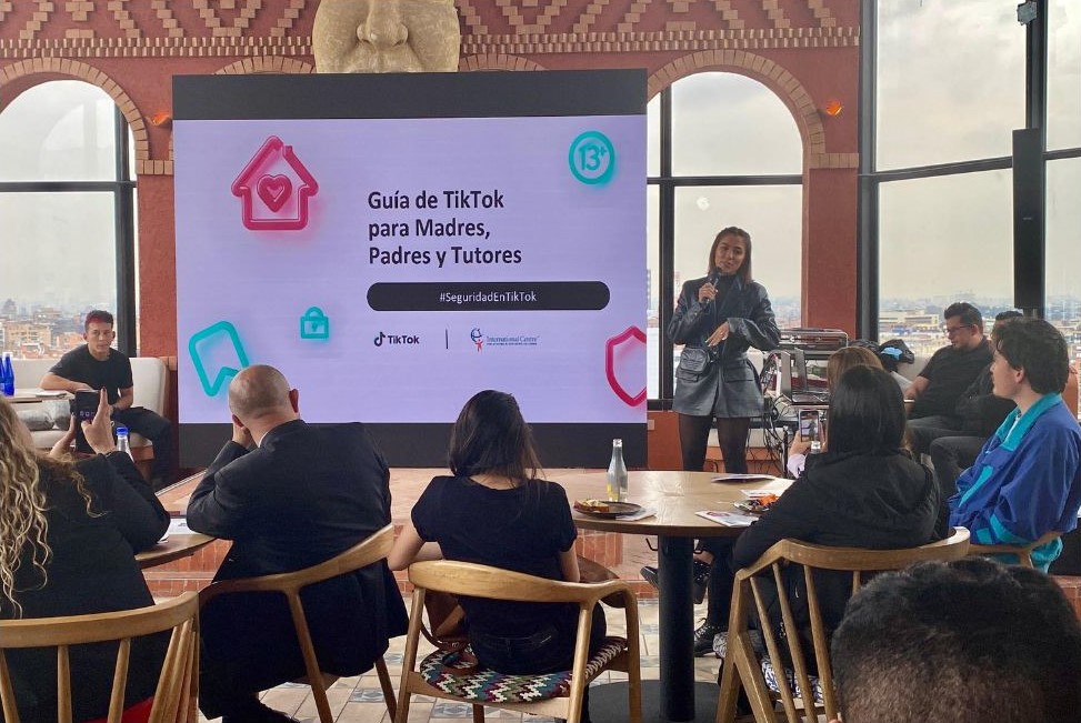 TikTok e ICMEC se unen para promover la seguridad de los jóvenes en línea en Colombia