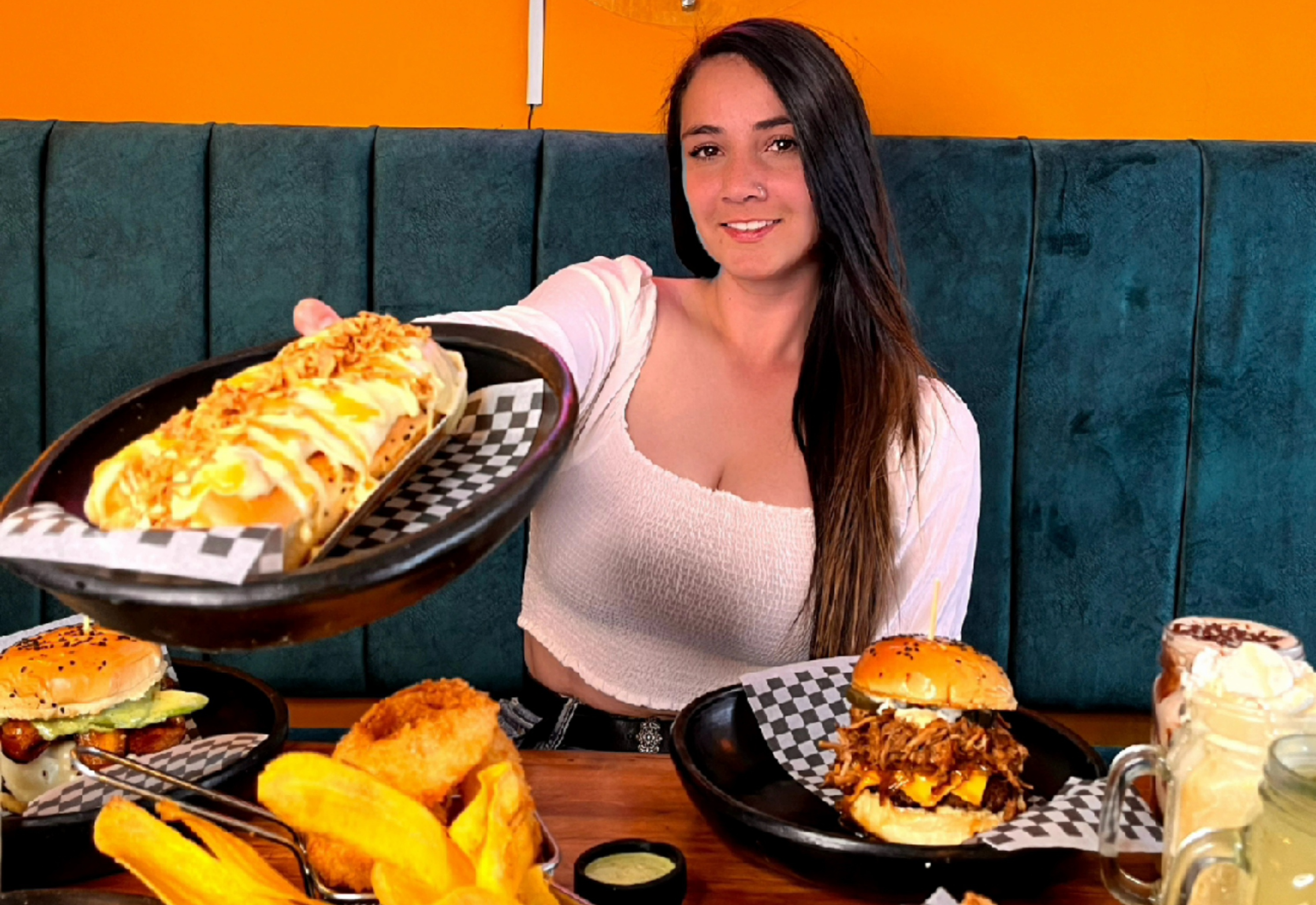 Ella creó un negocio de comida rápida que recorre diferentes sabores de Colombia