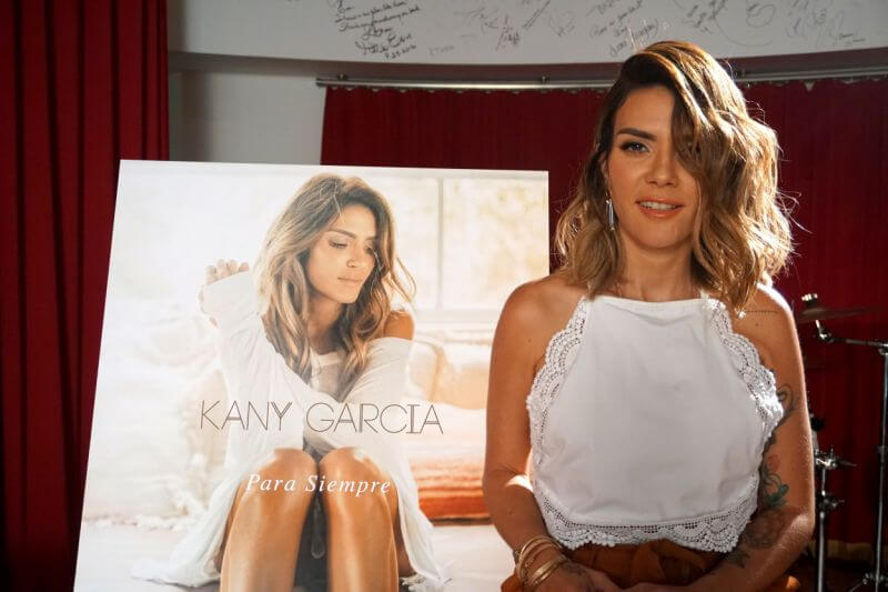 Kany García lanza en confinamiento "Mesa para dos", su séptimo álbum