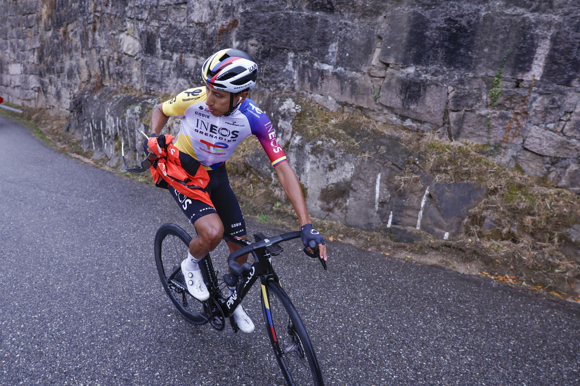 ¿Cómo le fue a Egan Bernal en la segunda etapa del Tour de los Alpes 2026?