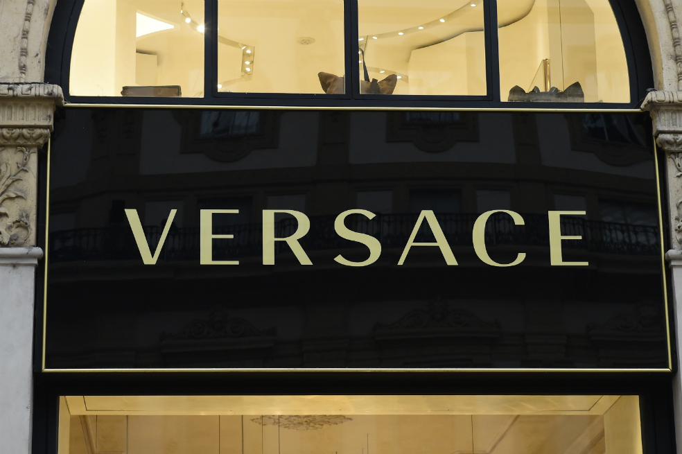 Ropa Versace robada era revendida en Internet: así descubrieron la banda