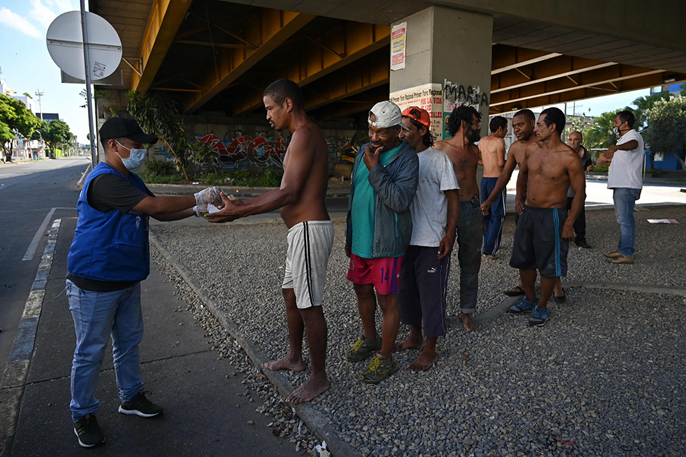 Una parte de las donaciones se destinará a producir 2.000 ventiladores mecánicos. / AFP