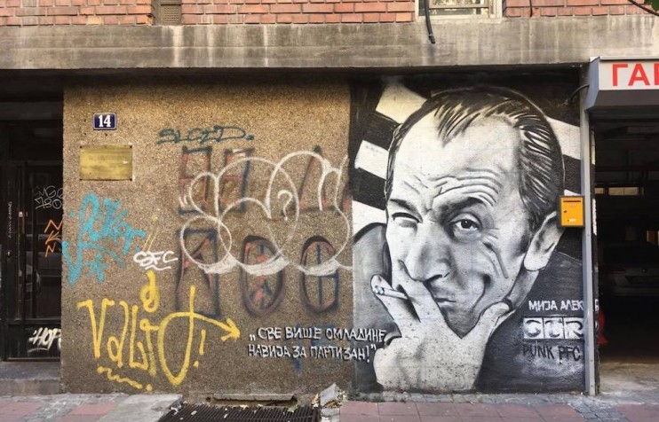 La rivalidad en el fútbol serbio se convierte en arte callejero