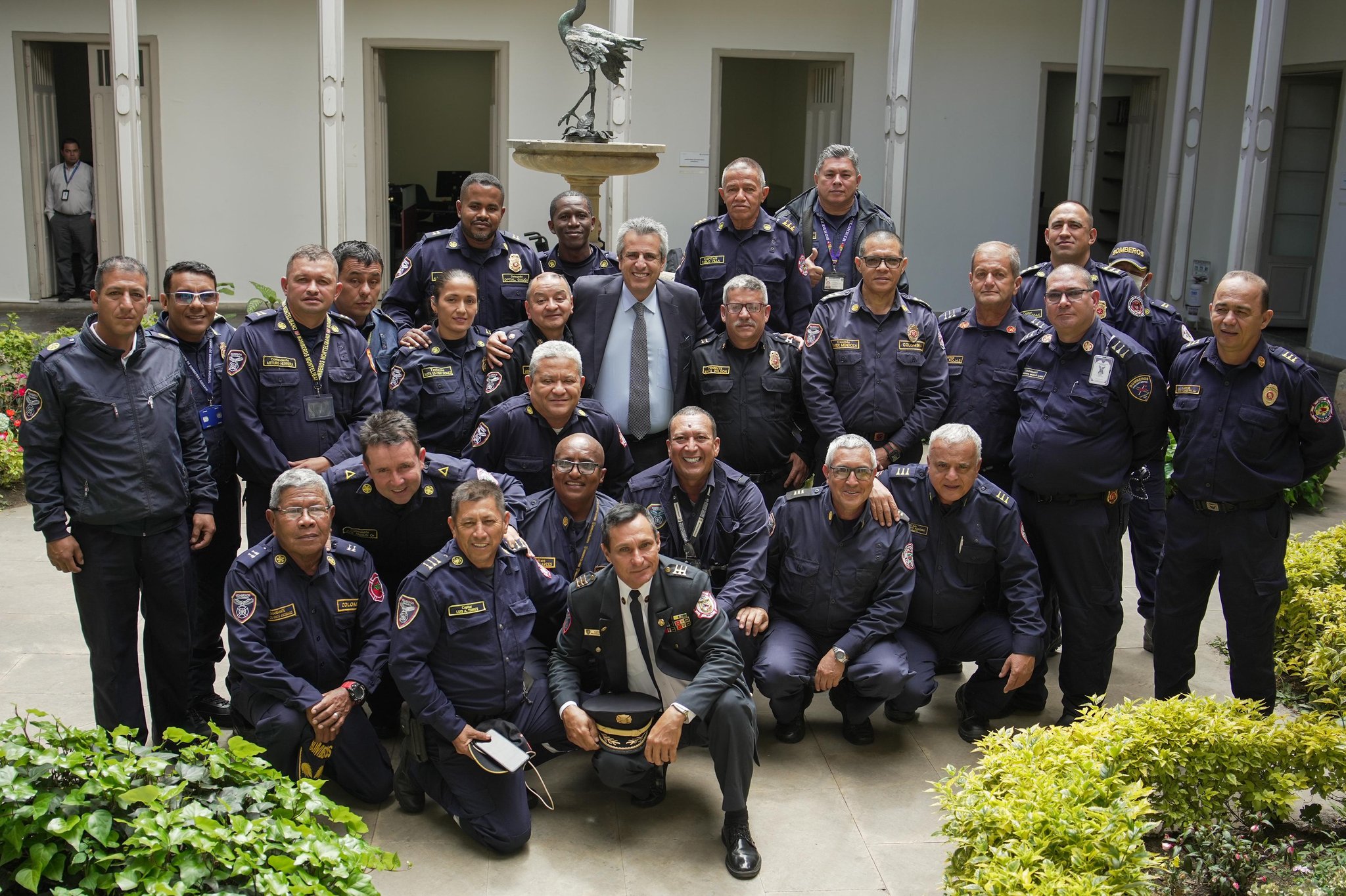 Bomberos aplazan ‘sirenazo’ tras reunión con el gobierno: a estos compromisos llegaron
