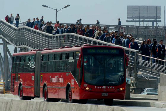 Motociclista falleció en la troncal Suba tras ser arrollado por bus de Transmilenio