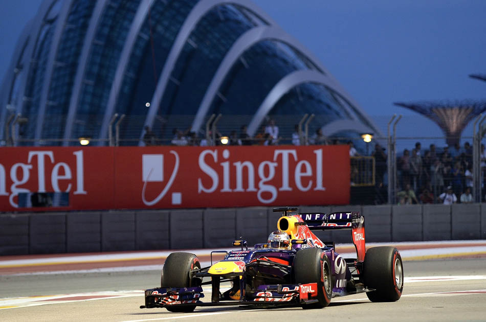 Vettel logró su quinta pole position de 2013 en Singapur