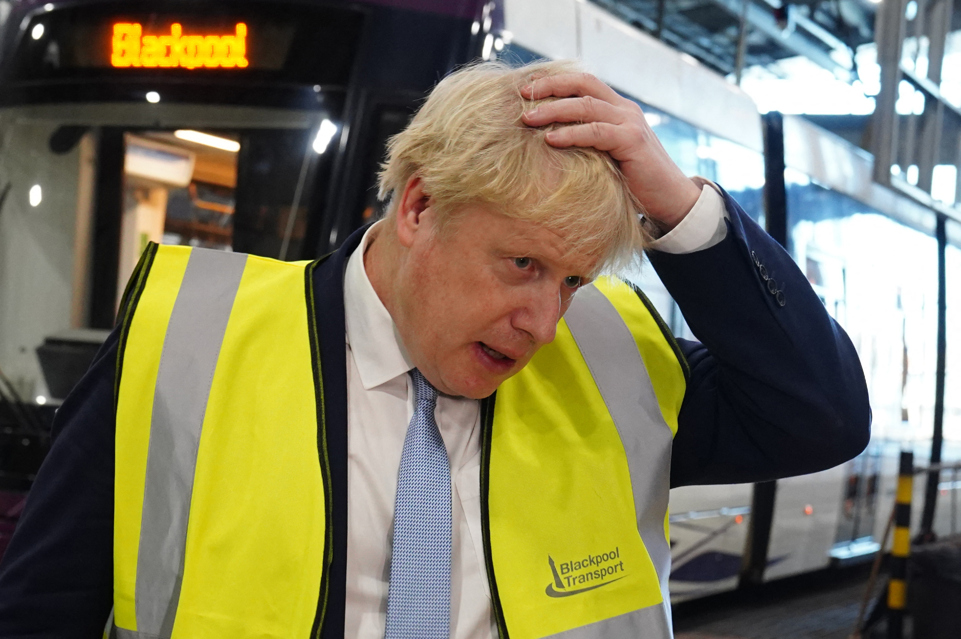 ¿Por qué está renunciando parte del gabinete de Boris Johnson?