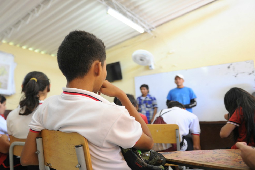 Un colombiano con primaria tiene más riesgo de suicidarse o ser asesinado que un universitario
