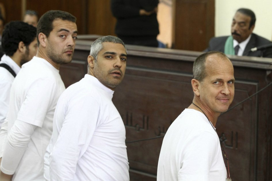 Quedan en libertad bajo fianza los dos periodistas de Al Yazira juzgados en Egipto